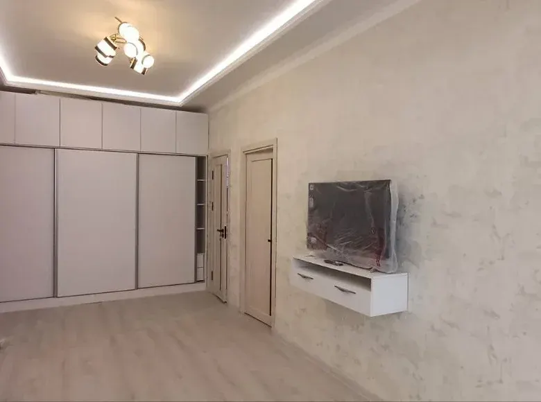 Продаётся 2-комнатная квартира, 42 м², 1/8 этаж — Яшнабадский район