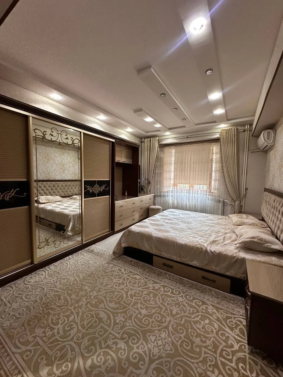 Сдаётся 4-комнатная квартира, 140 м², 3/8 этаж — Алмазарский район