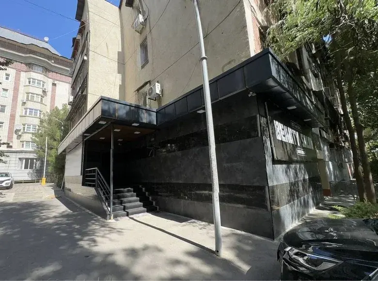 Продаётся коммерческое помещение, 130 м², 1/4 этаж — Мирабадский район