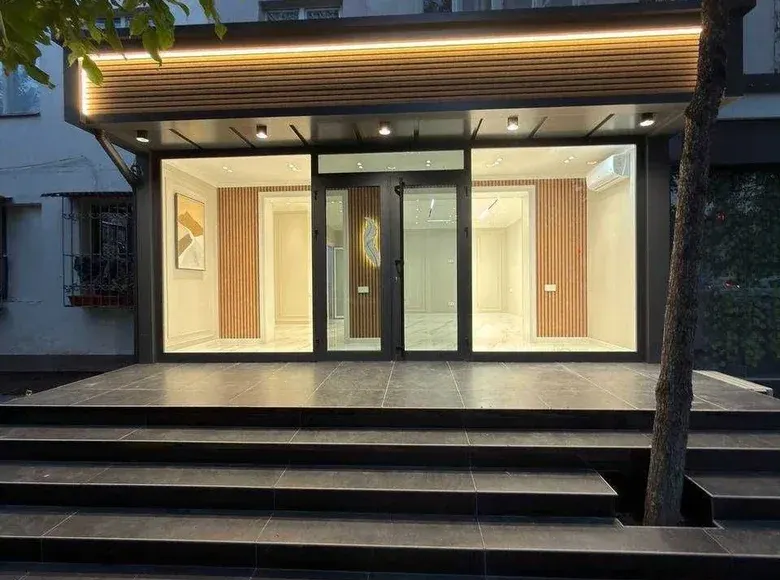 Sotiladi tijorat binosi, 42 m², 1/4 qavat — Chilonzor tumani