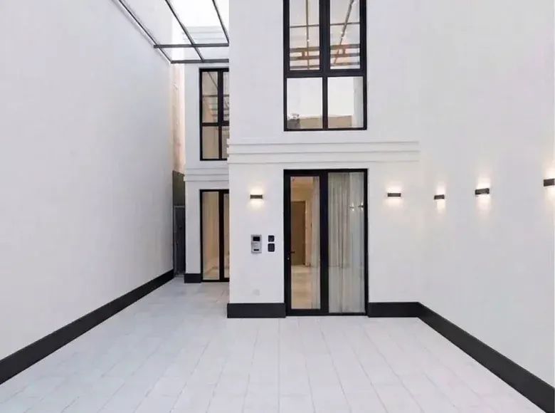 Sotiladi 3 xonali hovli uy, 1.2 sotix, 110 m² — Yunusobod tumani