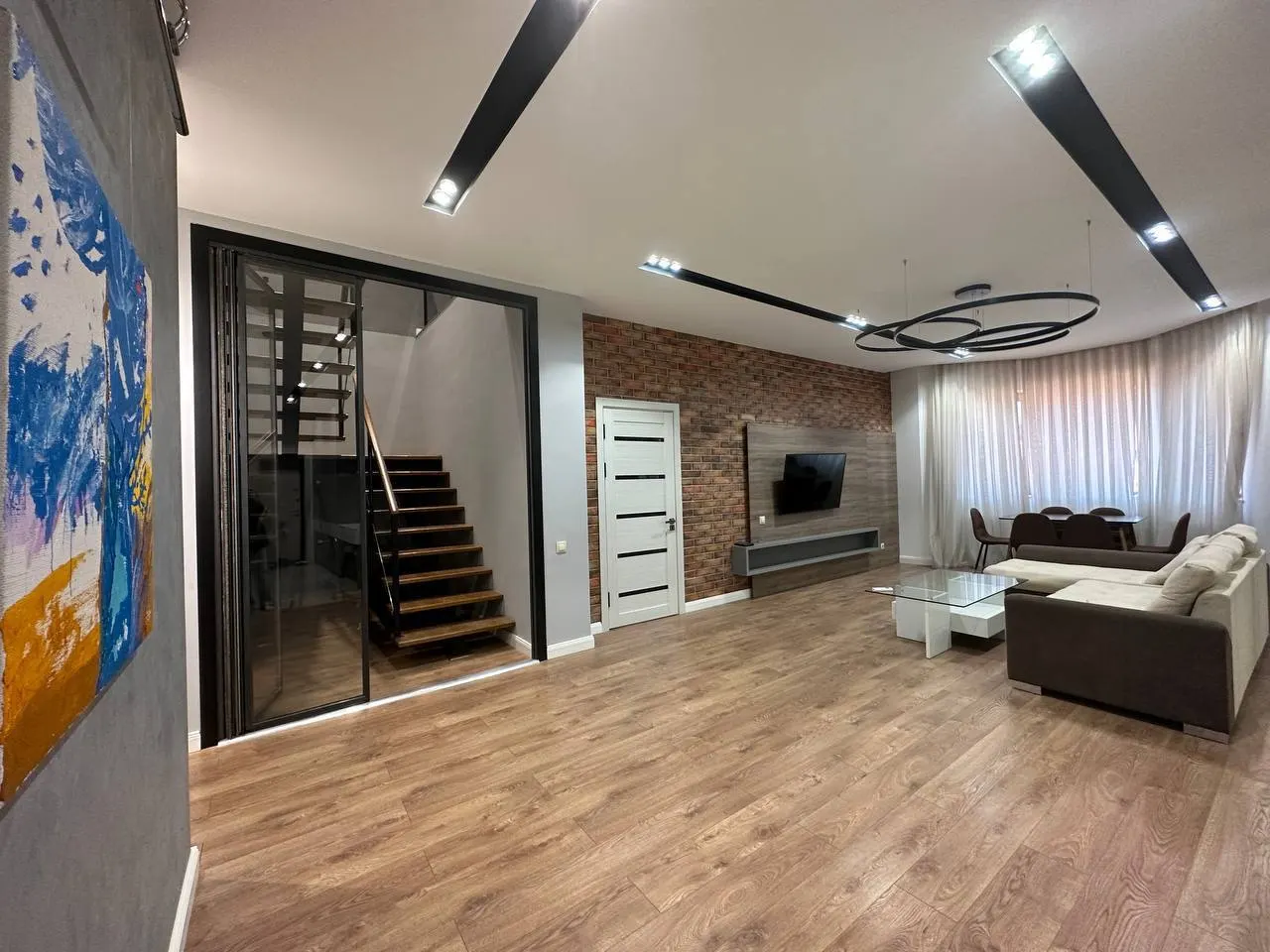 Ижарага берилади 5 хонали квартира, 200 м², 8/9 қават — Миробод тумани