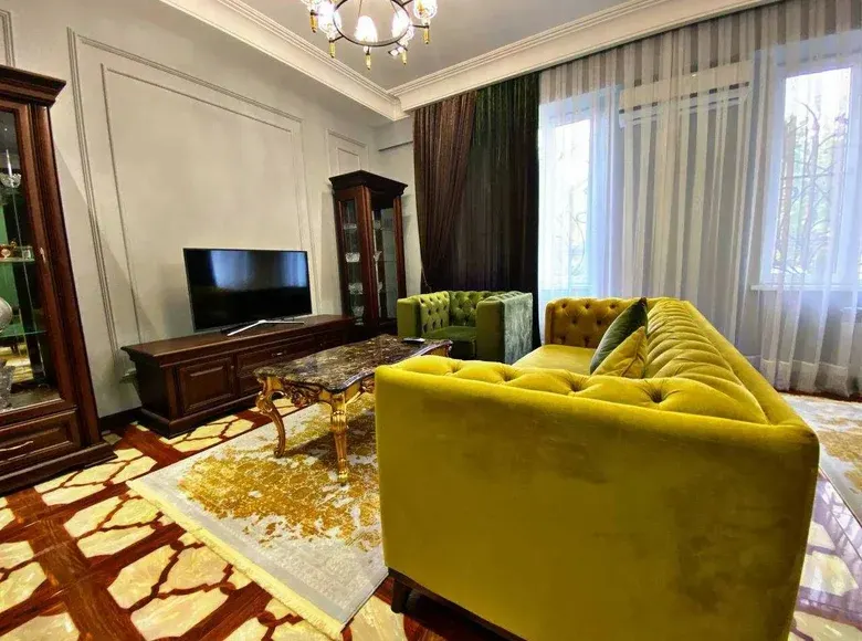 Ижарага берилади 5 хонали квартира, 210 м², 1/9 қават — Юнусобод тумани