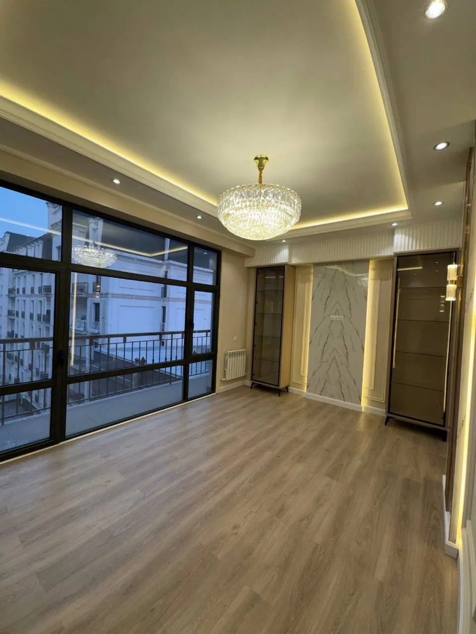 Sotiladi 3 xonali kvartira, 100 m², 5/8 qavat — Yakkasaroy tumani