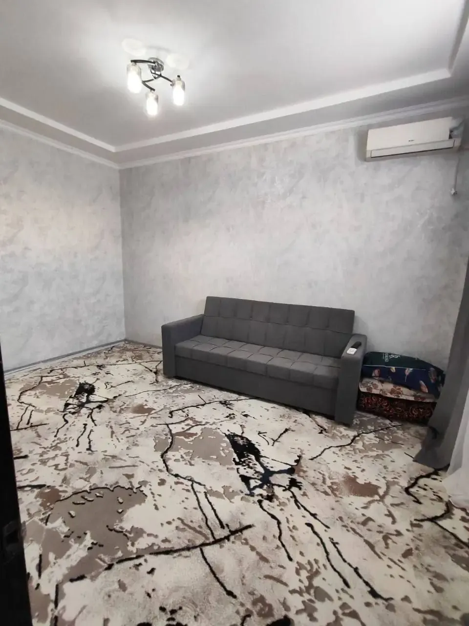 Продаётся 1-комнатная квартира, 28 м², 1/4 этаж — Мирзо-Улугбекский район