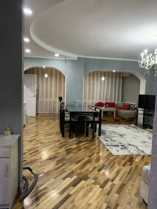 Сдаётся 3-комнатная квартира, 74 м², 3/5 этаж — Яшнабадский район