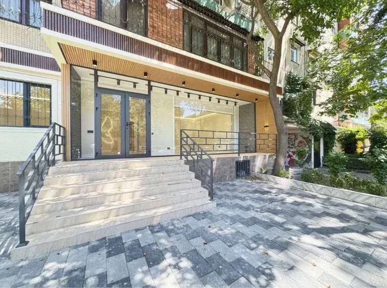 Продаётся коммерческое помещение, 74 м², 1/4 этаж — Юнусабадский район