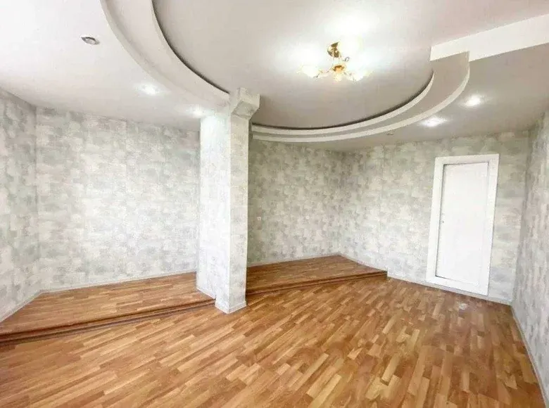 Продаётся 4-комнатная квартира, 100 м², 5/9 этаж — Яккасарайский район