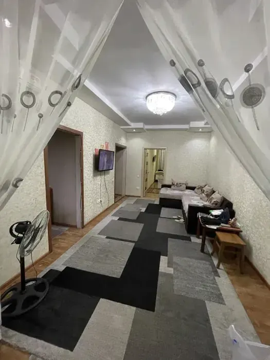 Ижарага берилади 2 хонали квартира, 50 м², 1/4 қават — Мирзо Улуғбек тумани