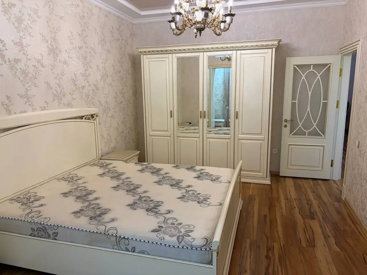 Ijaraga beriladi 3 xonali kvartira, 100 m², 2/4 qavat — Yakkasaroy tumani