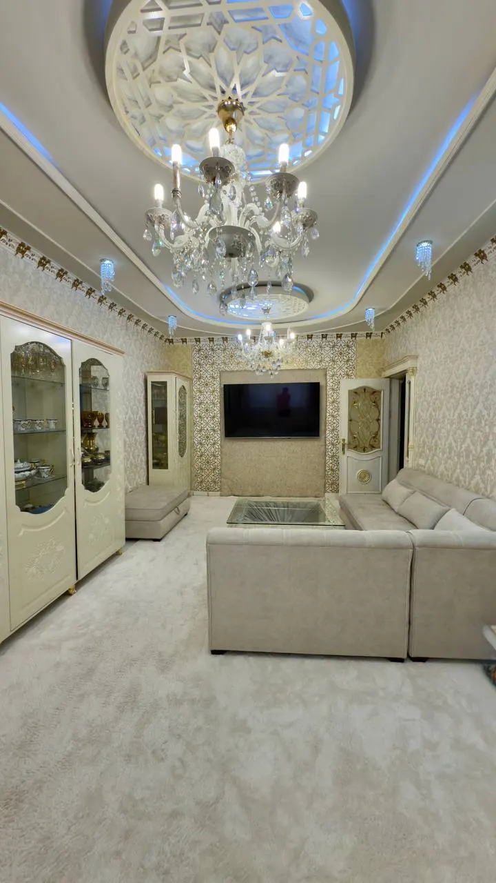 Sotiladi 4 xonali kvartira, 120 m², 1/5 qavat — Shayxontohur tumani