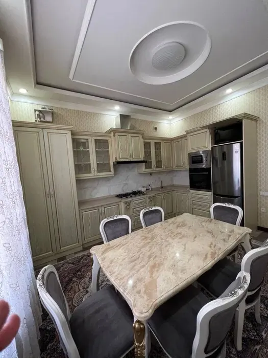 Ижарага берилади 6 хонали квартира, 245 м², 3/3 қават — Чилонзор тумани