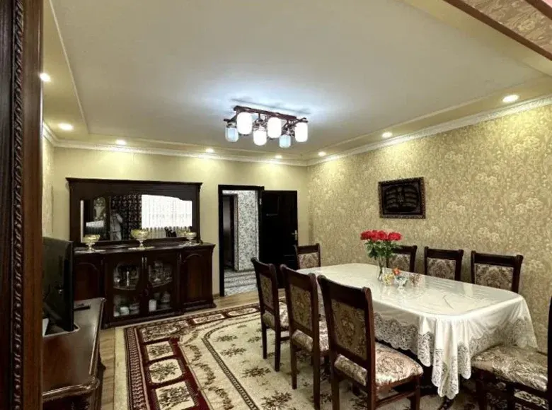 Продаётся 4-комнатная квартира, 90 м², 3/9 этаж — Яккасарайский район