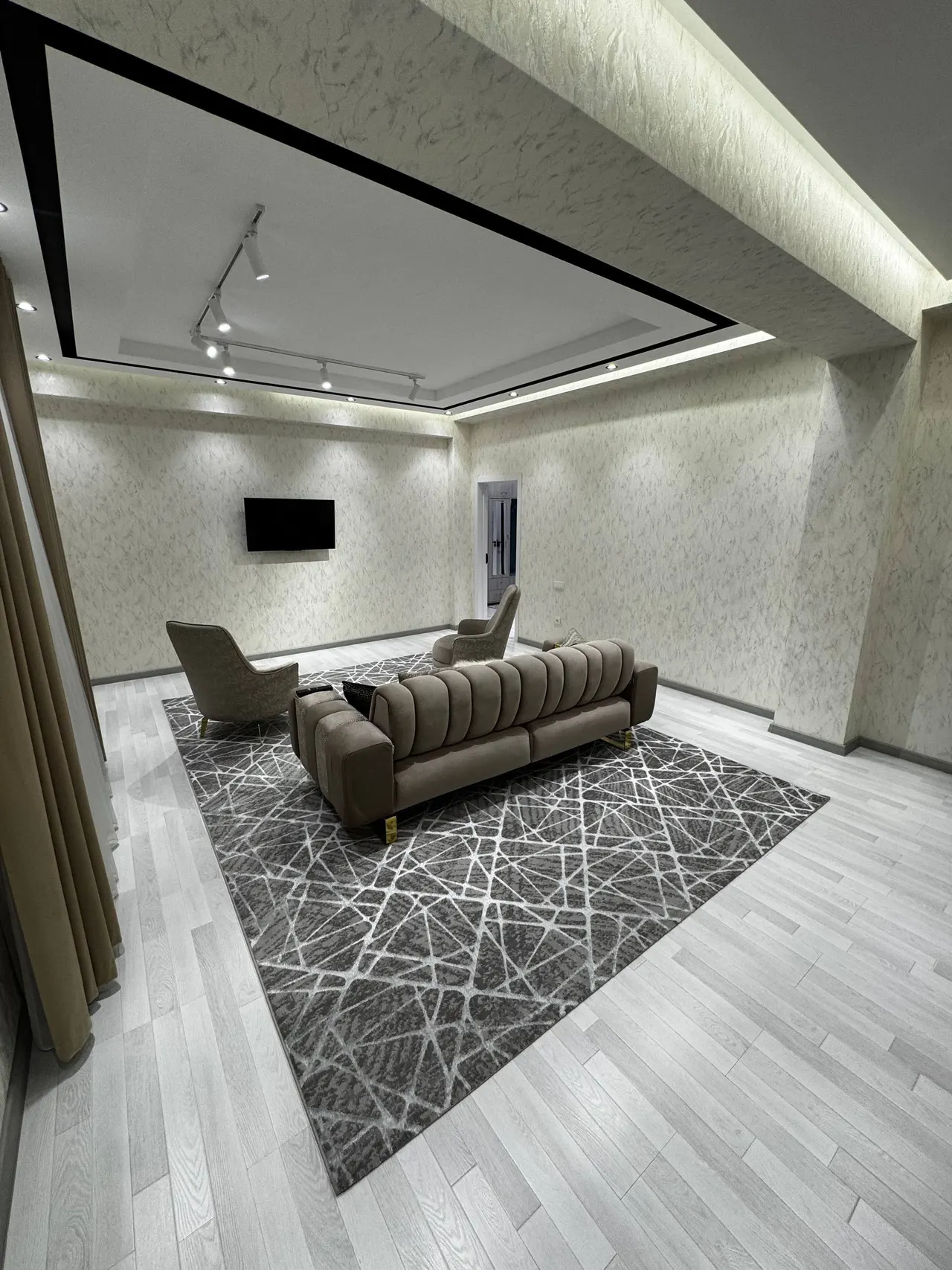 Ijaraga beriladi 2 xonali kvartira, 77 m², 3/9 qavat — Yakkasaroy tumani