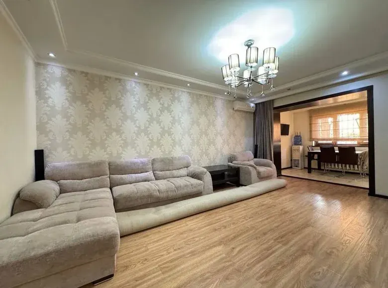 Сотилади 3 хонали квартира, 80 м², 4/4 қават — Мирзо Улуғбек тумани