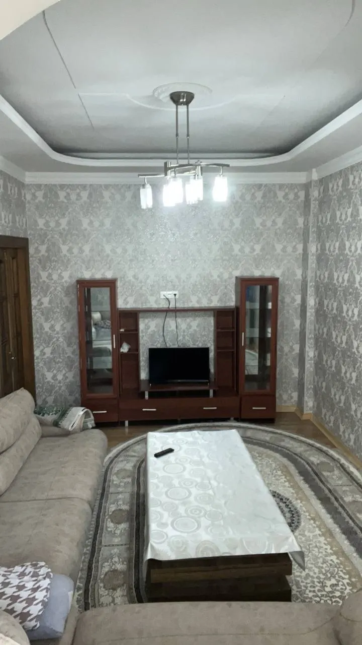 Сдаётся 3-комнатная квартира, 86 м², 2/4 этаж — Яккасарайский район
