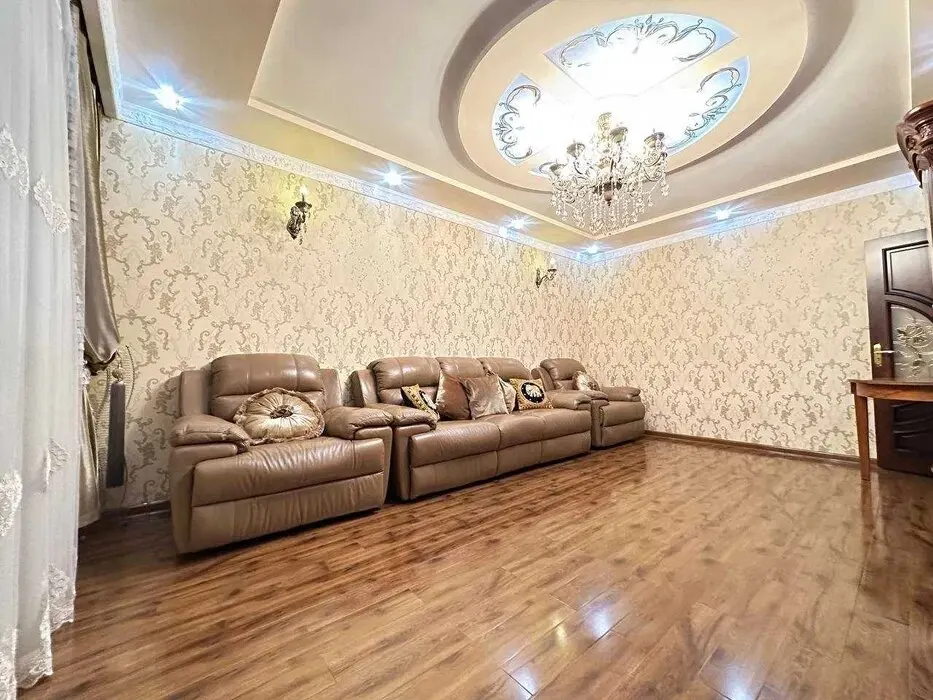 Сдаётся 4-комнатная квартира, 90 м², 4/4 этаж — Юнусабадский район