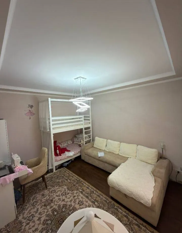 Sotiladi 2 xonali kvartira, 68 m², 1/3 qavat — Mirzo Ulugʻbek tumani