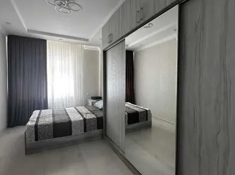 Продаётся 2-комнатная квартира, 60 м², 3/5 этаж — Шайхантахурский район