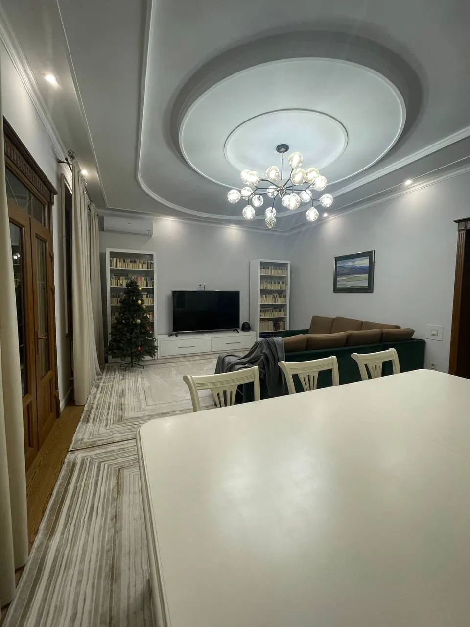 Ижарага берилади 6 хонали ҳовли уй, 4 сотих, 300 м², 1/2 қават — Яккасарой тумани