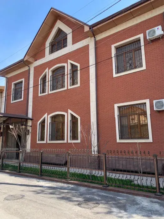 Ижарага берилади 6 хонали ҳовли уй, 3.5 сотих, 700 м² — Яккасарой тумани
