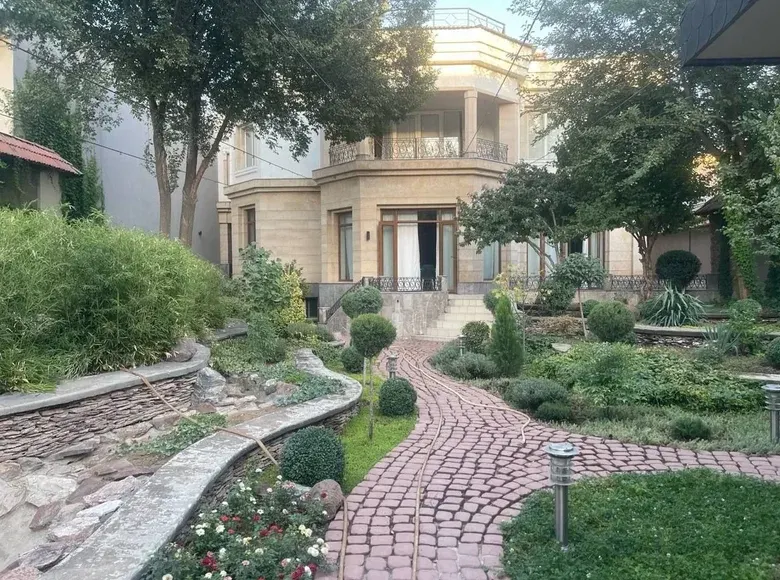 Sotiladi hovli uy, 18 sotix — Yunusobod tumani