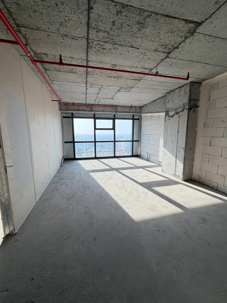 Продаётся 2-комнатная квартира, 63 м², 39/48 этаж — Яккасарайский район