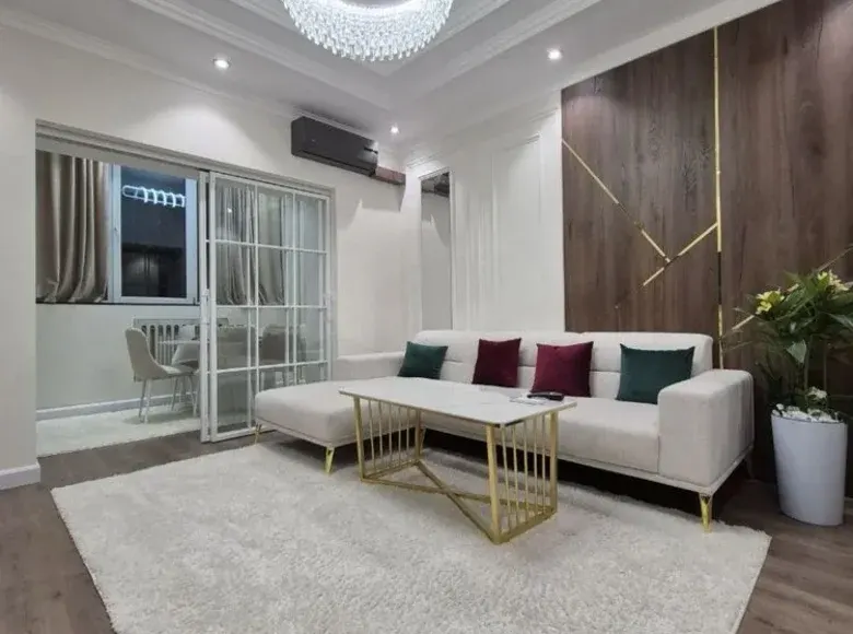 Sotiladi 3 xonali kvartira, 72 m², 1/4 qavat — Yakkasaroy tumani