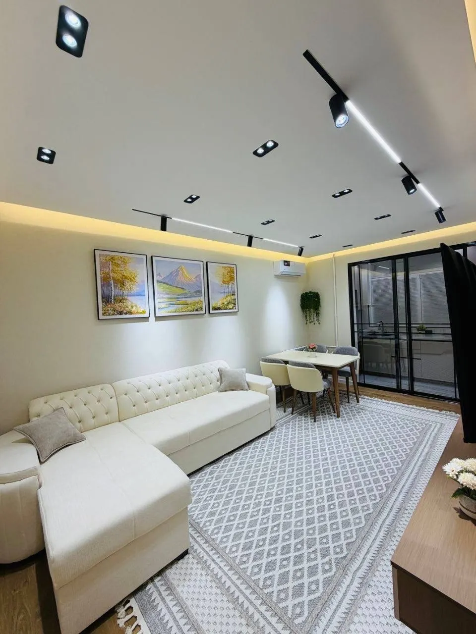 Продаётся 4-комнатная квартира, 65 м², 3/5 этаж — Мирзо-Улугбекский район