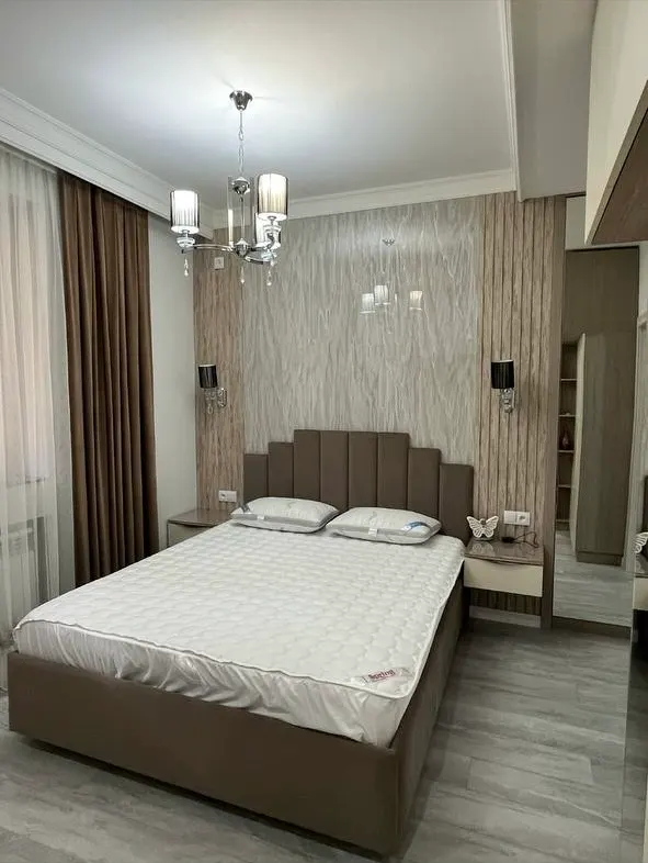 Ижарага берилади 2 хонали квартира, 77 м², 1/8 қават — Мирзо Улуғбек тумани