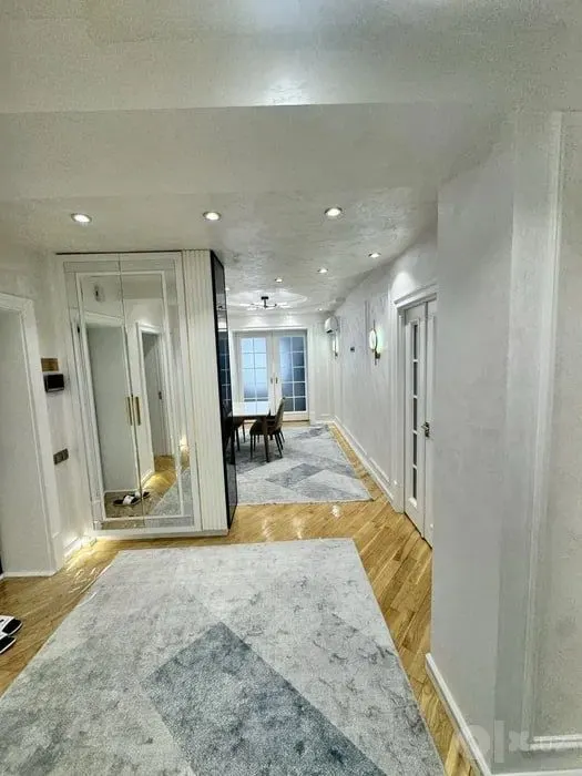 Продаётся 4-комнатная квартира, 140 м², 3/4 этаж — Чиланзарский район