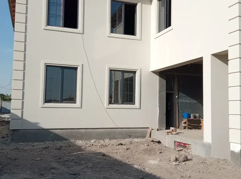 Sotiladi 7 xonali hovli uy, 3 sotix, 300 m², 2/2 qavat — Yashnobod tumani