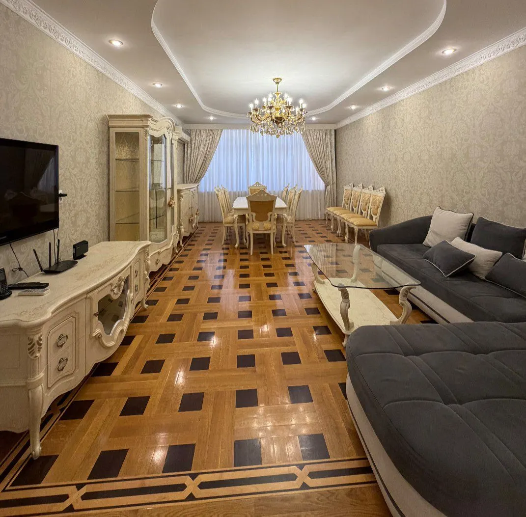 Ижарага берилади 4 хонали квартира, 200 м², 4/8 қават — Хоразм вилояти