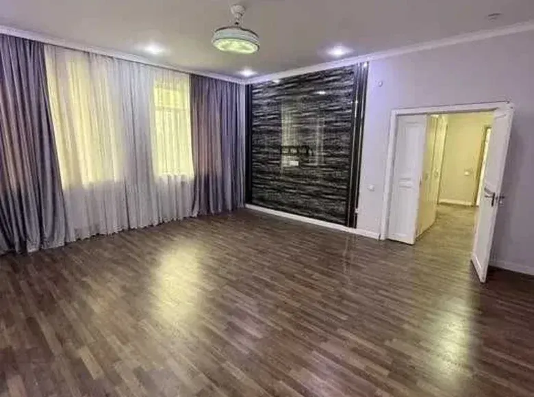 Сотилади 4 хонали квартира, 111 м², 3/7 қават — Яшнобод тумани