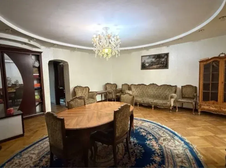 Sotiladi 3 xonali kvartira, 83 m², 3/4 qavat — Mirzo Ulugʻbek tumani