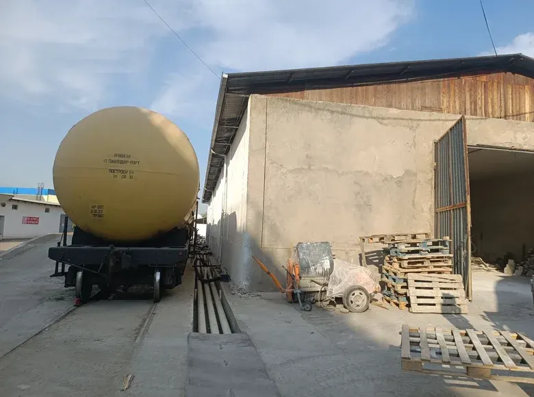 Ijaraga beriladi tijorat binosi, 930 m² — Sergeli tumani