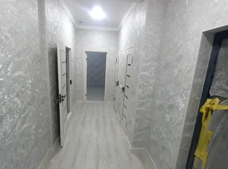 Сотилади 2 хонали квартира, 60 м², 2/12 қават — Янгиҳаёт тумани
