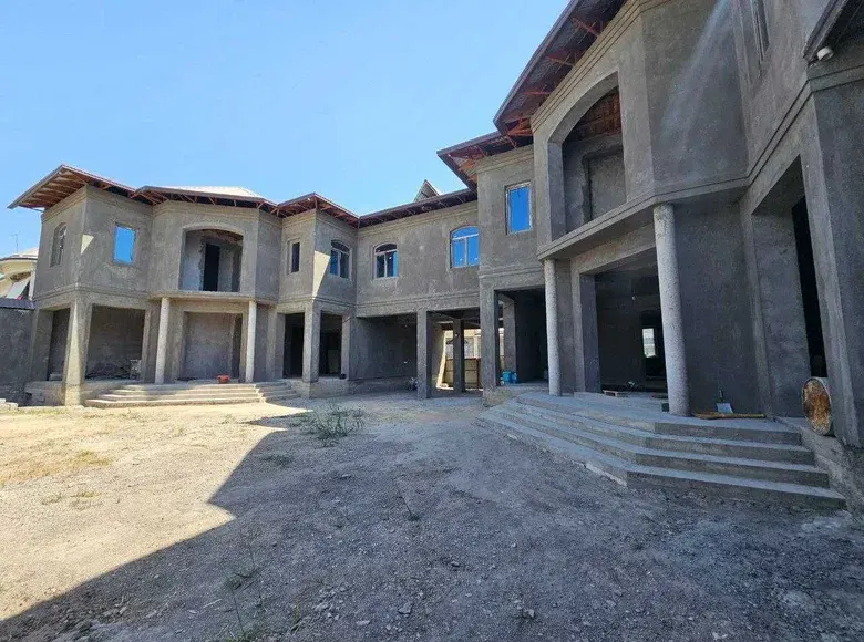 Сотилади 8 хонали ҳовли уй, 3.5 сотих, 400 м² — Сергели тумани