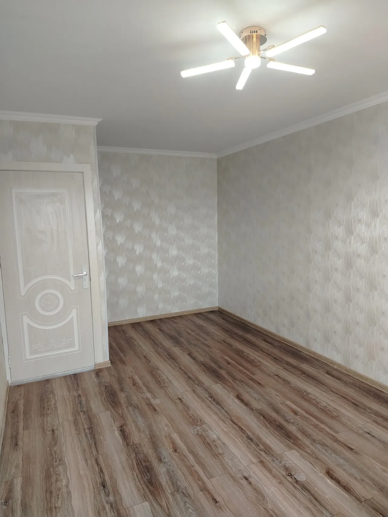 Sotiladi 1 xonali kvartira, 33 m², 4/4 qavat — Chirchiq shahri