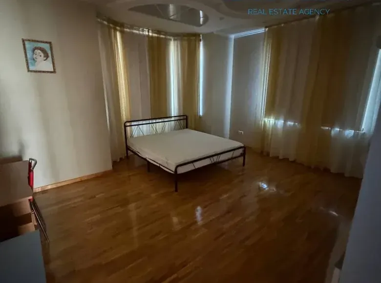 Ijaraga beriladi 6 xonali kvartira, 320 m², 1/3 qavat — Yakkasaroy tumani