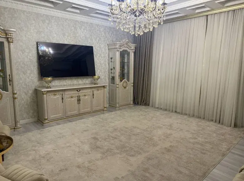 Sotiladi 3 xonali kvartira, 117 m², 7/8 qavat — Yunusobod tumani