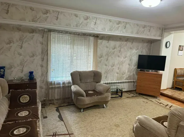 Сотилади 1 хонали квартира, 43 м², 1/4 қават — Юнусобод тумани