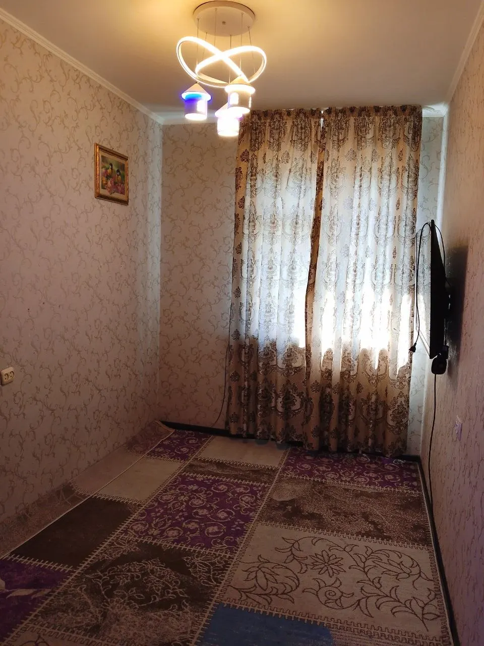 Sotiladi 3 xonali kvartira, 56 m², 4/7 qavat — Yangiyoʻl shahri
