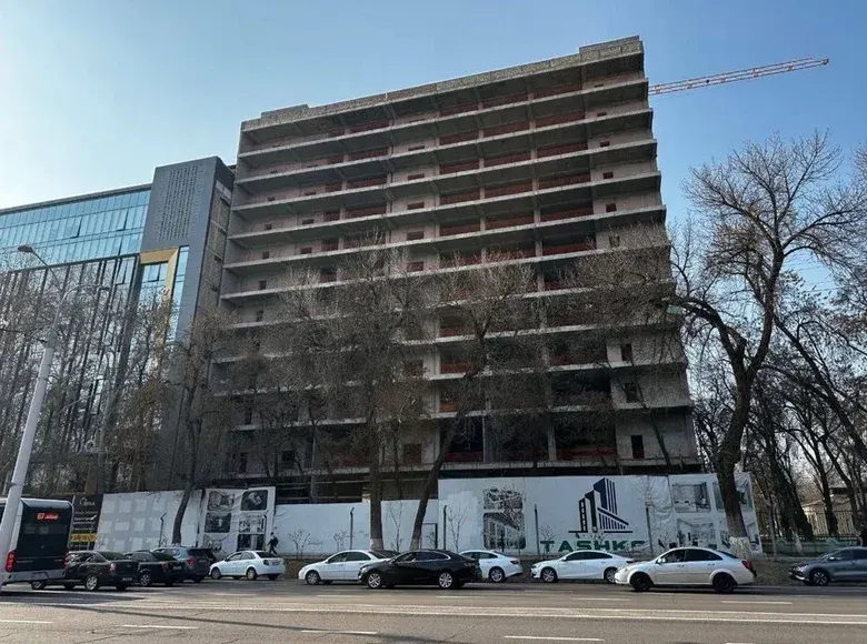 Sotiladi tijorat binosi, 1500 m² — Yakkasaroy tumani