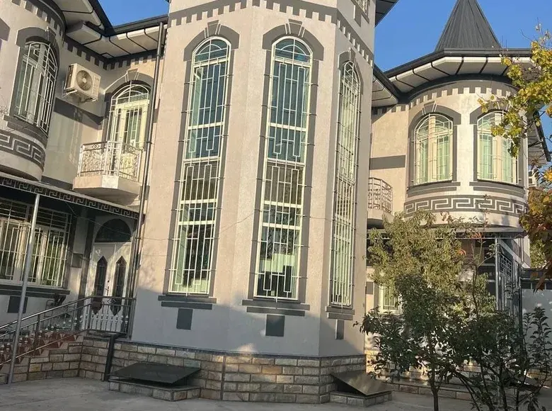 Sotiladi 6 xonali hovli uy, 6.8 sotix, 750 m² — Yunusobod tumani