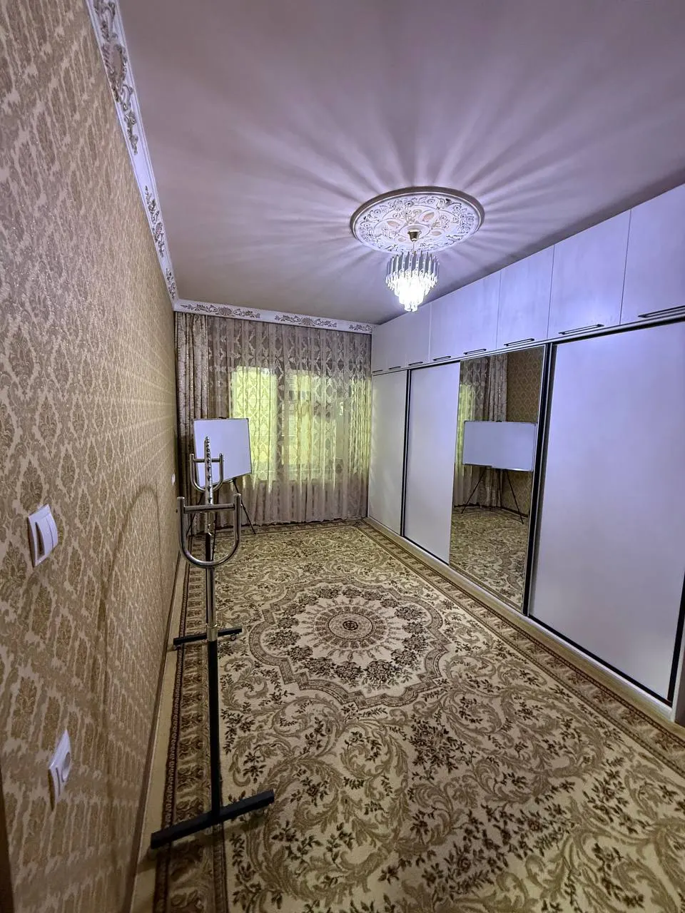Сотилади 4 хонали квартира, 90 м², 1/4 қават — Олмазор тумани