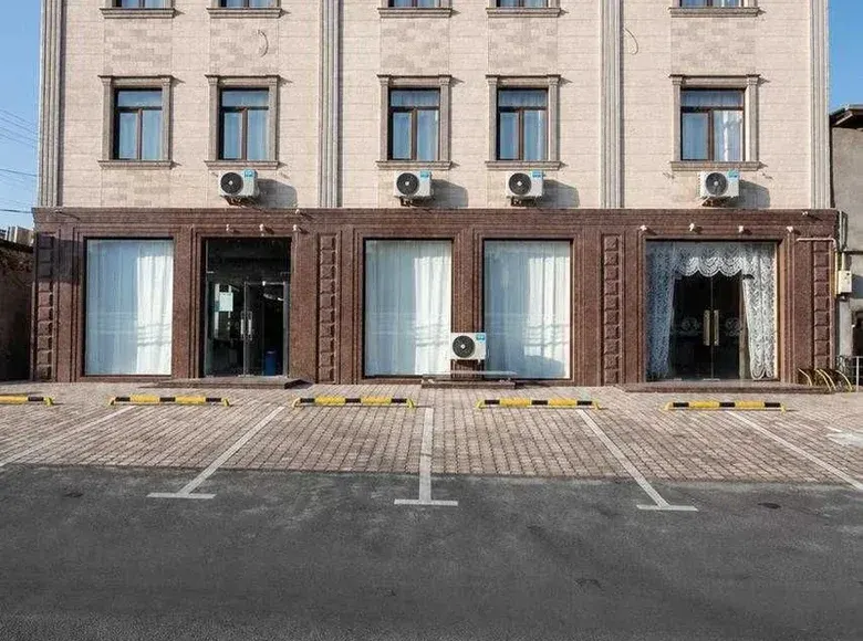 Ижарага берилади тижорат биноси, 280 м², 1/3 қават — Юнусобод тумани