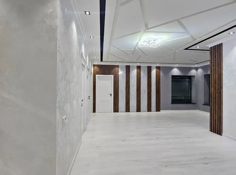 Сотилади 9 хонали ҳовли уй, 4 сотих, 400 м² — Наманган шаҳри