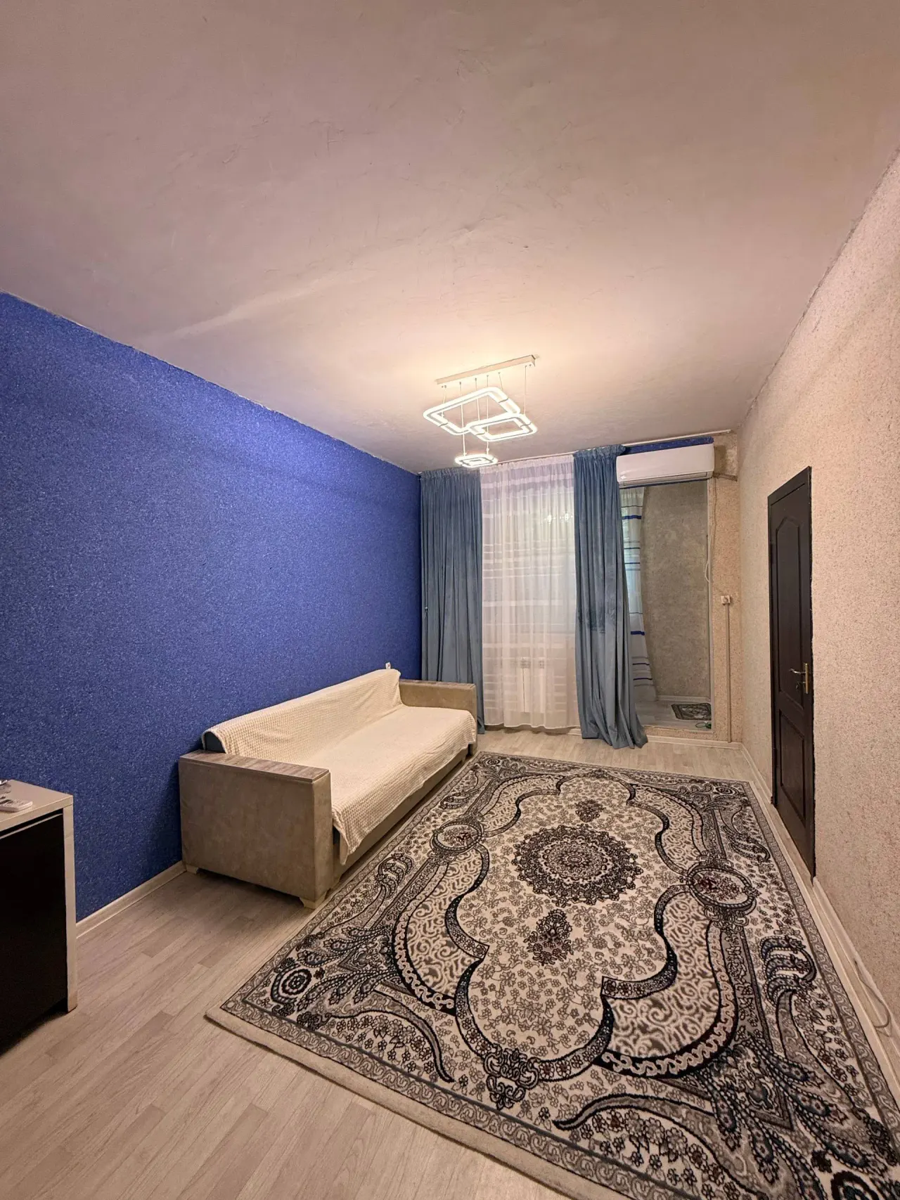 Сотилади 2 хонали квартира, 50 м², 1/4 қават — Мирзо Улуғбек тумани