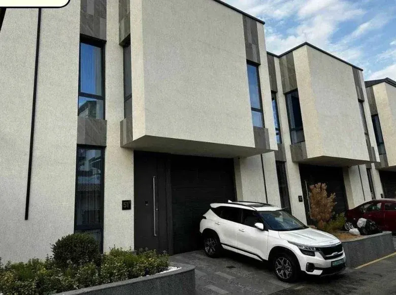 Сотилади 6 хонали ҳовли уй, 1.8 сотих, 210 м² — Шайхонтоҳур тумани